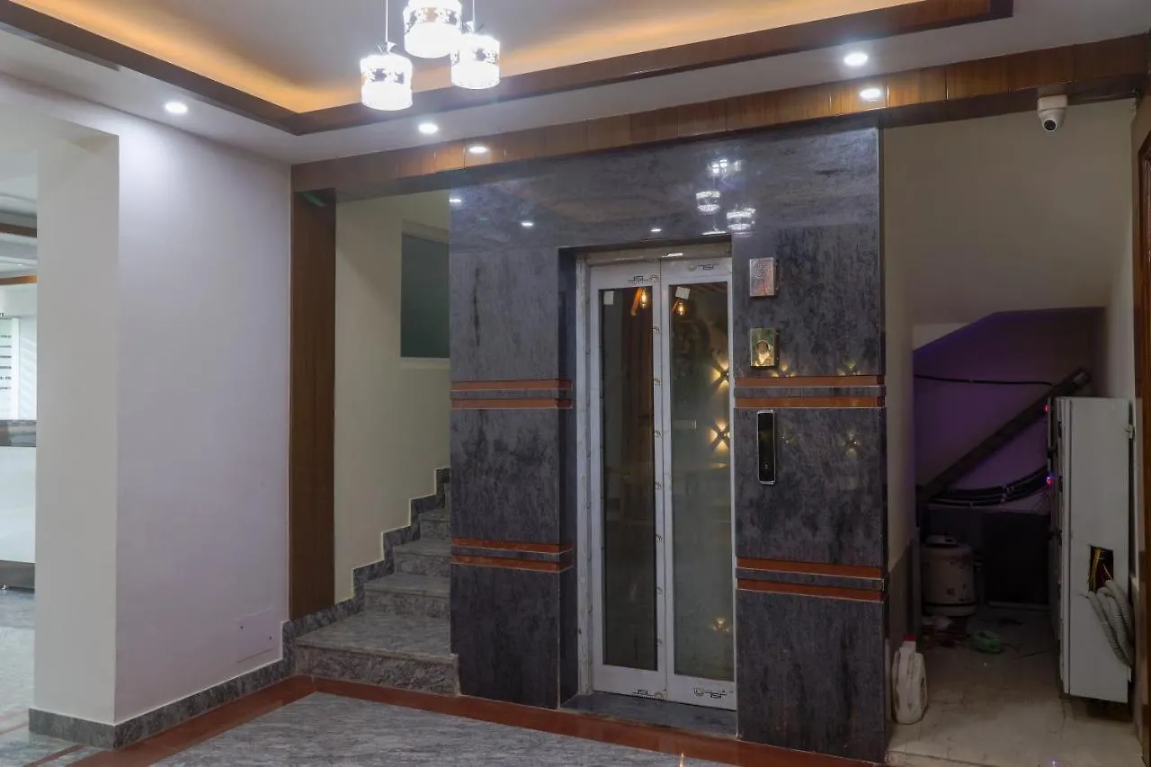 *** מלון גורגאון Fabhotel Star Corporate Suite הודו