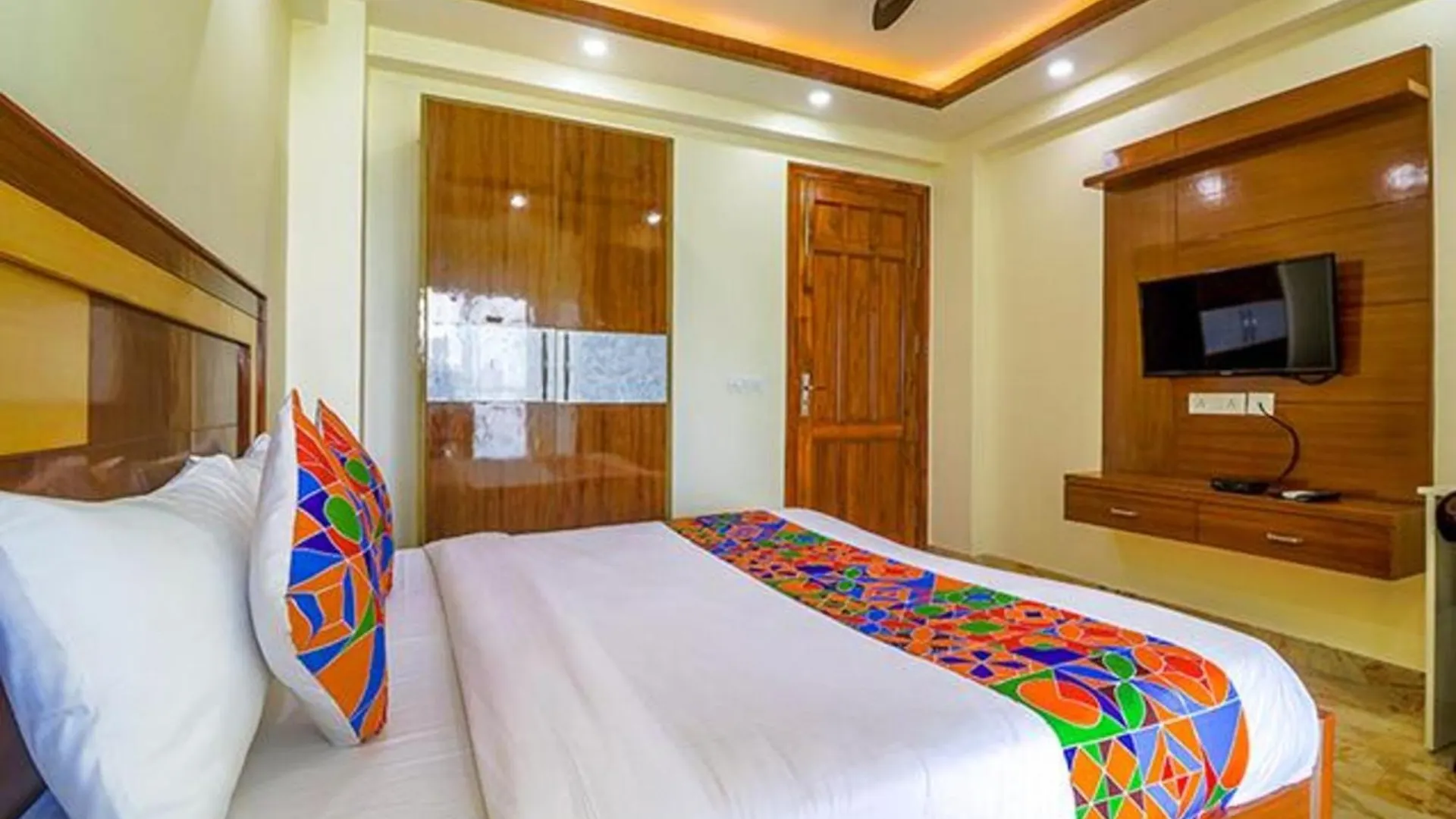 גורגאון Fabhotel Star Corporate Suite 3*,  הודו